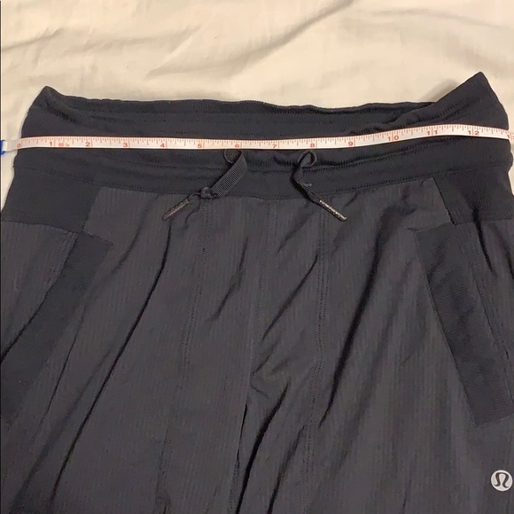 Lululemon black studio crop pants - Picture 7 of 9